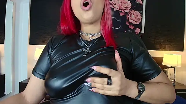 EvaaFoxxy1's Live XXX Chat