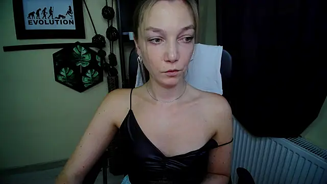EmillyPlay Chat XXX live