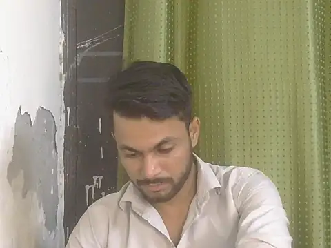 XXX chat uživo modela Stubborndesiboy