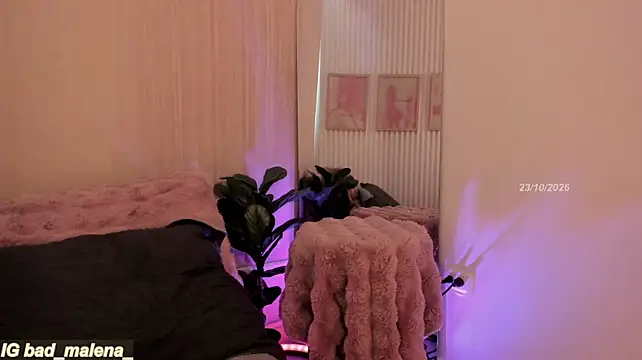 bad_malena Adlı Modelin Canlı XXX Sohbeti