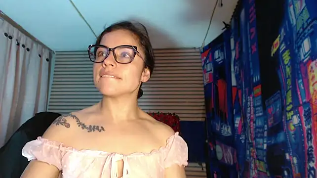 rosse_2504 লাইভ XXX চ্যাট