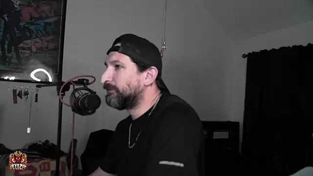 Онлайн чат XXX DevilPup75_