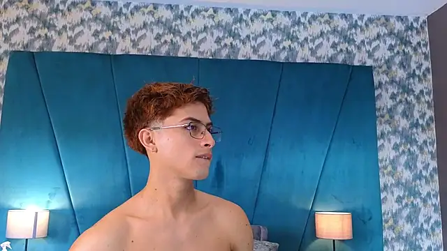 Aaron_Eze Live XXX-chat