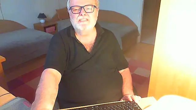 petvarad live XXX chat