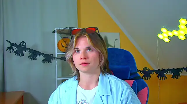 AliceAllard: онлайн-секс-чат