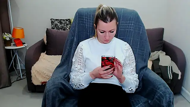 Chat +18 de Incredible_Ariela ao vivo