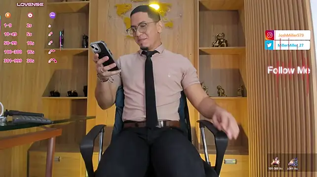 JoshMillerr_ Adlı Modelin Canlı XXX Sohbeti