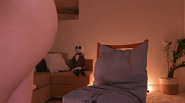Miablueye's Live XXX Chat
