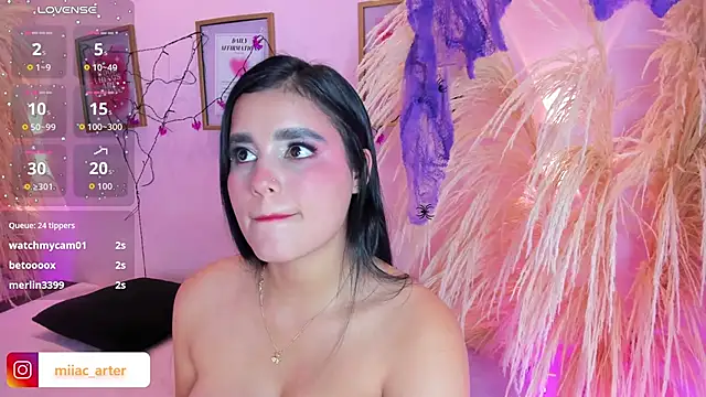 Živý XXX chat MiaaCarter_