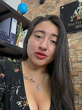 _Sarah-Office1 Chat XXX live