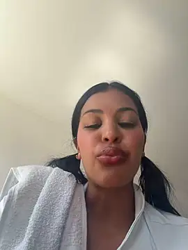 Valerie-S Adlı Modelin Canlı XXX Sohbeti