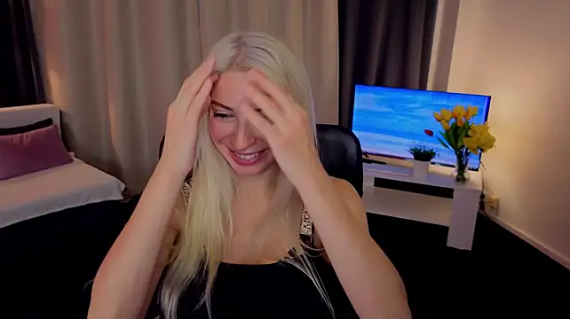 EllisSkyy's Live XXX Chat