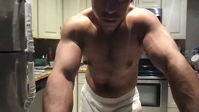 BigGuyMuscle Adlı Modelin Canlı XXX Sohbeti