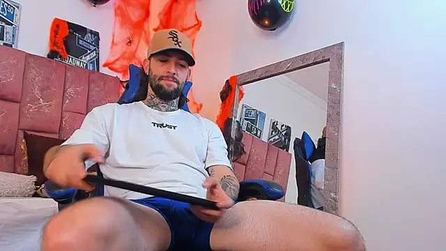 ALPHA_MASTER1 – Naživo XXX chat