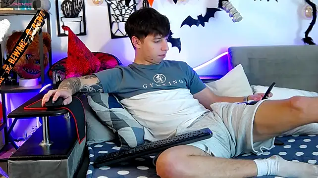 Živý XXX chat ThomasEdisonn