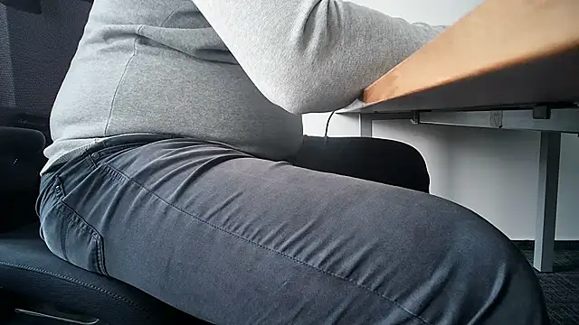 Show modela 69bezfleku na web-kameri