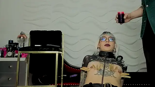 دردشة inkedsinners_ الجنسية المباشرة