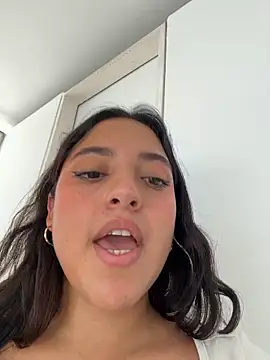 MeggyMae_ লাইভ XXX চ্যাট