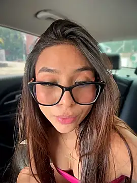 Czat XXX na żywo – amira_cute2