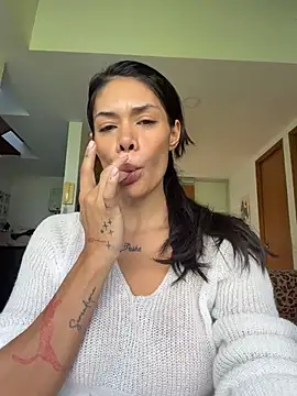 SiennaLuvs Chat XXX in diretta