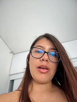 Saracalderon Adlı Modelin Canlı XXX Sohbeti