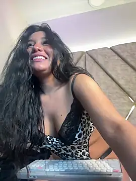 valenlopezz_'s Live XXX Chat