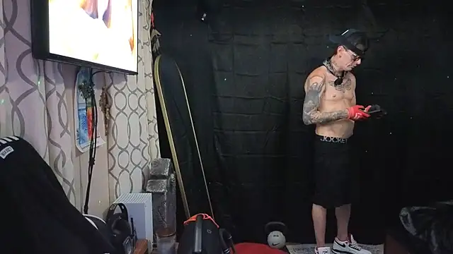 NEWHUNGBOY's Live XXX Chat