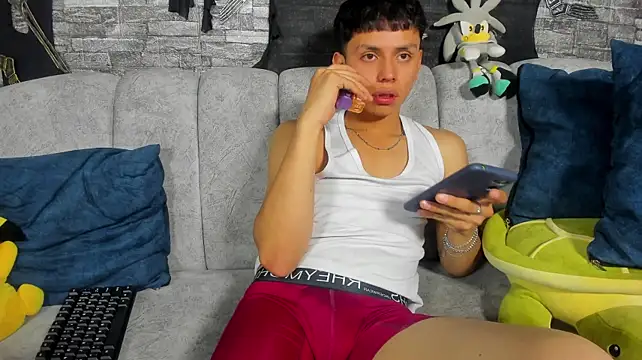 Czat XXX na żywo – ryanmilk_