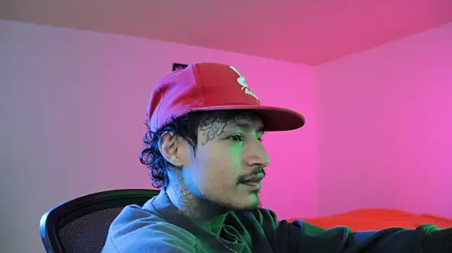 trieone 现场XXX聊天