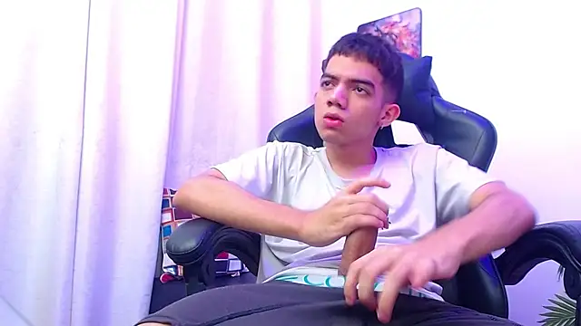 leandrocum18 Webcam-Show