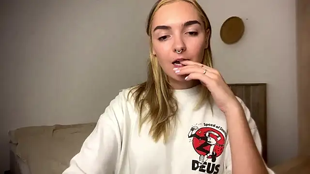 Онлайн чат XXX RoxyWet