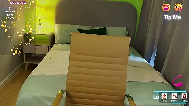 Chat +18 de Trixie_June ao vivo