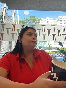 Angie_e Chat XXX in diretta