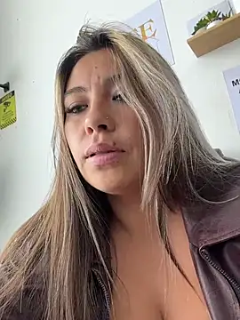 LIZ-06_ Chat XXX in diretta