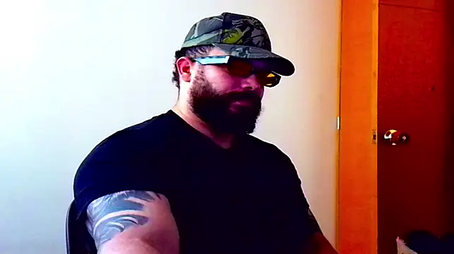 צ'אט XXX בשידור חי של Vince_Reynolds