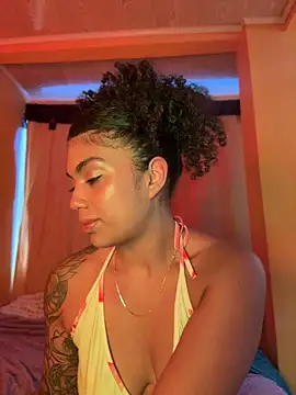 Chatroom XXX en direct de Morenayaa