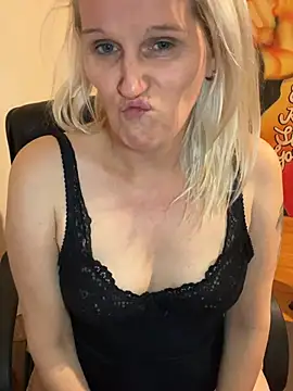 XXX chat uživo modela Tinny84