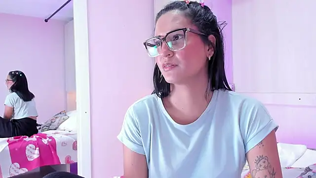GiaFoster_ live XXX chat