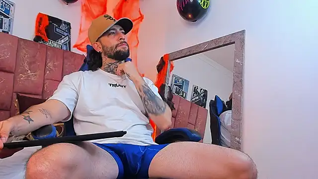 ALPHA_MASTER1 élő XXX-chatje
