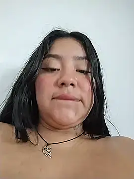 Chat +18 de Amber_Herrera ao vivo