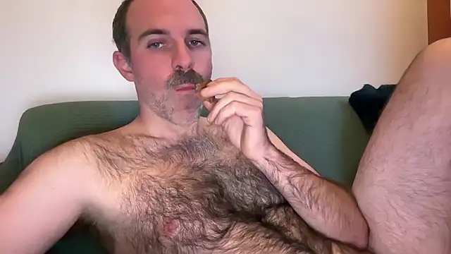 Brianjonest's Live XXX Chat