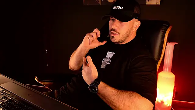 Онлайн чат XXX AngeloEric