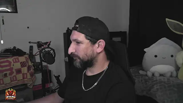 DevilPup75_ Live XXX-chat