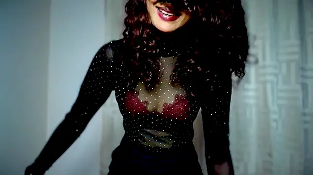 צ'אט XXX בשידור חי של ScarletSeductive