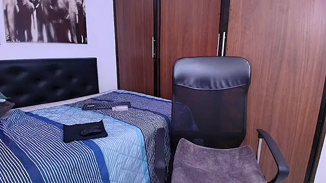 Jacob5_ – Naživo XXX chat