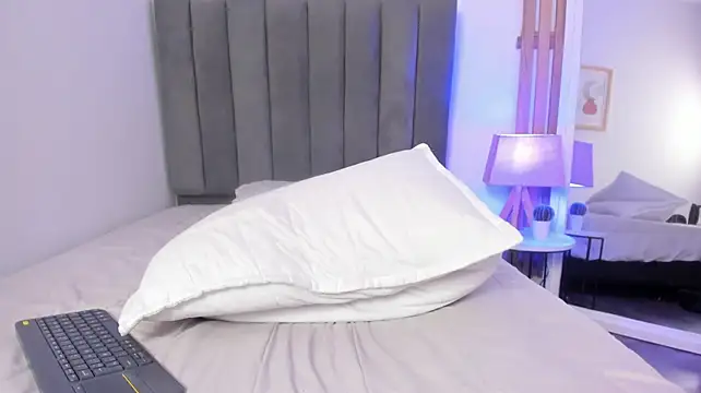 Adams__Bobby XXX чат на живо