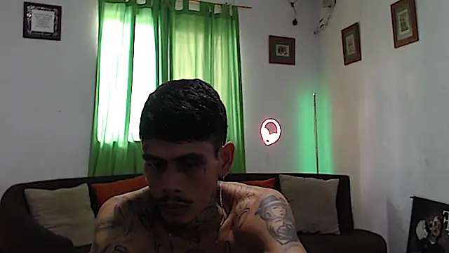 alpha_zom webcam show