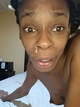 Chatroom XXX en direct de Jasmine_FullsShine