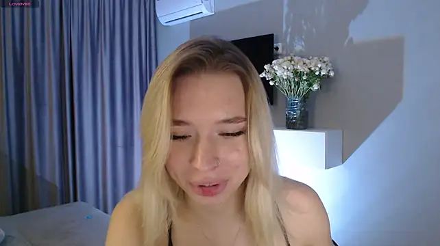 Czat XXX na żywo – Emily_Hartt