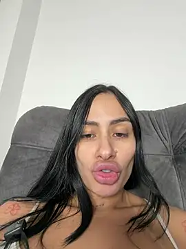 Chatroom XXX en direct de MoraFit_